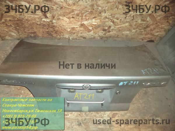 Toyota Carina (T210) Крышка багажника