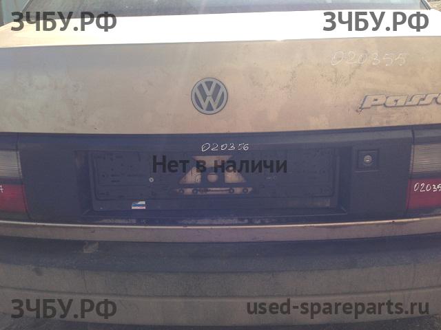 Volkswagen Passat B3 Накладка на крышку багажника
