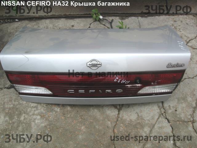 Nissan Cefiro (A32) Крышка багажника