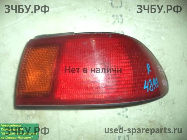 Nissan Sunny (B14) Фонарь правый