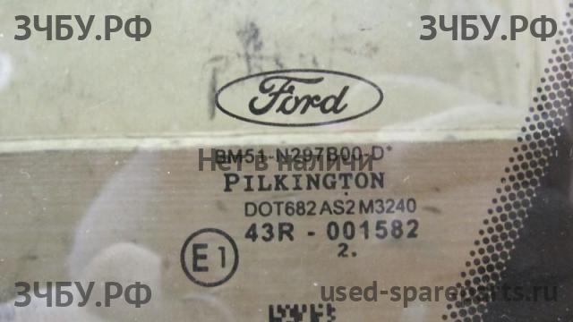 Ford Focus 3 Стекло кузовное глухое правое