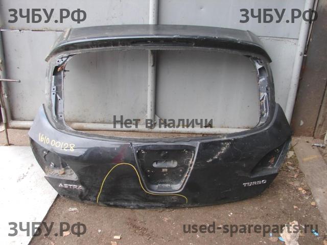 Opel Astra J Дверь багажника