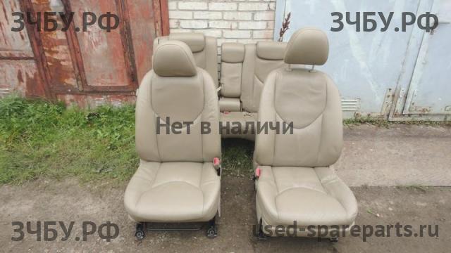 Toyota RAV 4 (3) Сиденья (комплект)