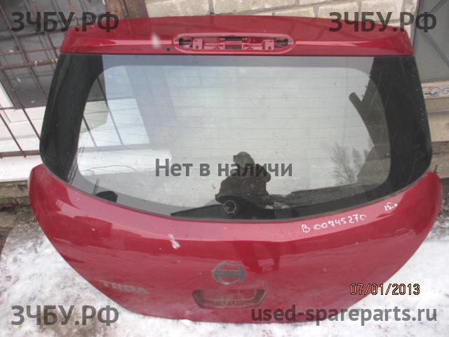 Nissan Tiida 1 Дверь багажника