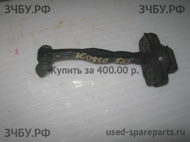 Ford Focus 3 Ограничитель двери