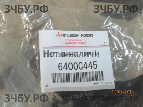 Mitsubishi Outlander 2 XL(CW) Пыльник двигателя