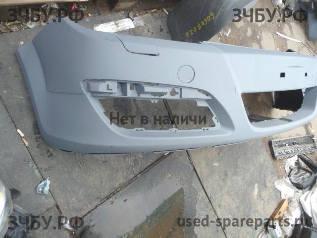 Opel Astra H Бампер передний