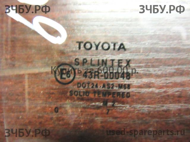 Toyota Avensis 2 Стекло двери задней правой