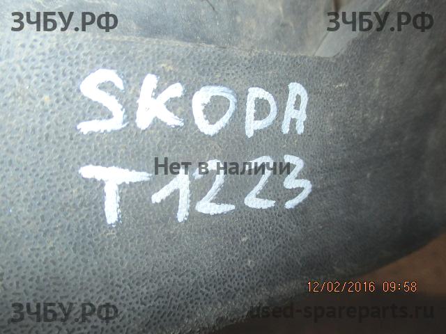 Skoda Octavia 3 (A7) Брызговик передний правый