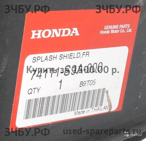 Honda CR-V 2 Пыльник двигателя