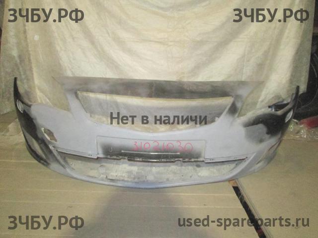 Opel Astra J Бампер передний