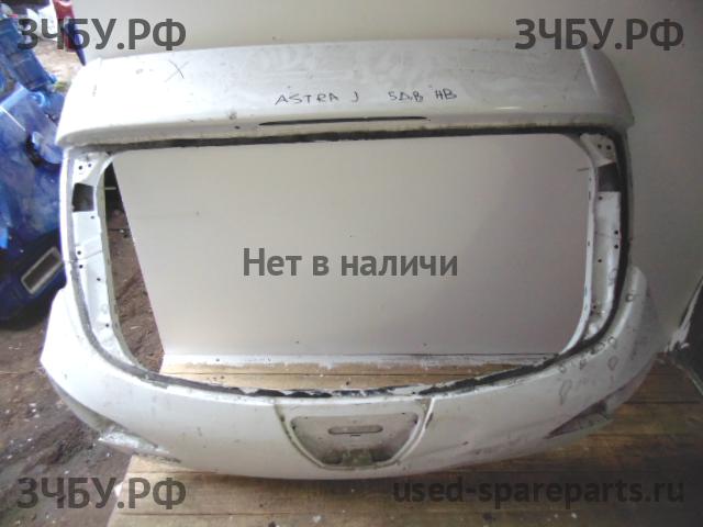 Opel Astra J Дверь багажника