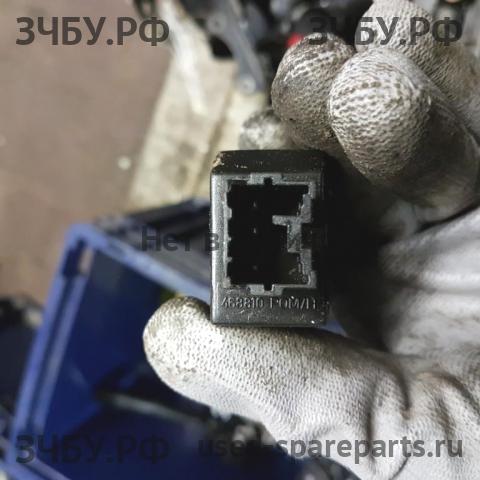 Mitsubishi Carisma (DA) 2000-> Кнопка корректора фар