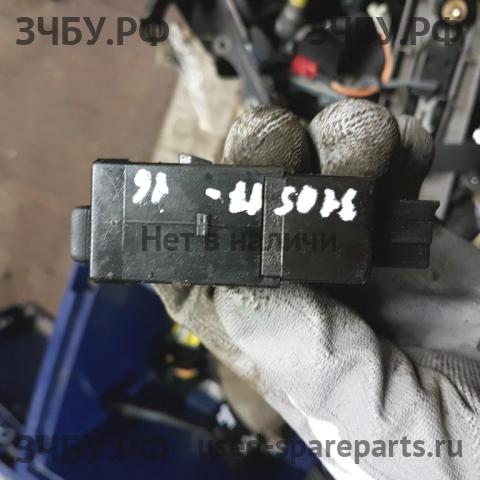 Mitsubishi Carisma (DA) 2000-> Кнопка корректора фар