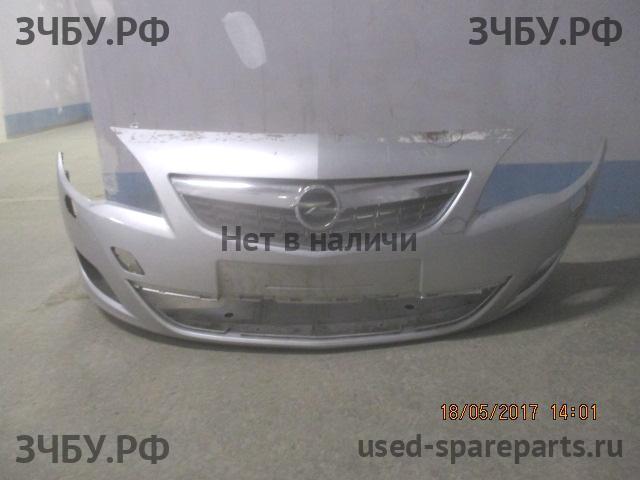 Opel Astra J Бампер передний