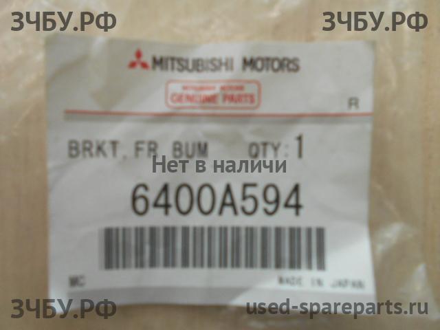 Mitsubishi Pajero/Montero 4 Кронштейн бампера передний