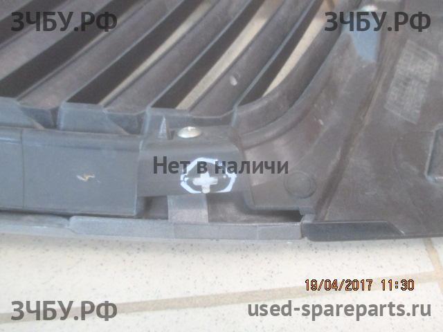 Mitsubishi Outlander 2 XL(CW) Решетка радиатора