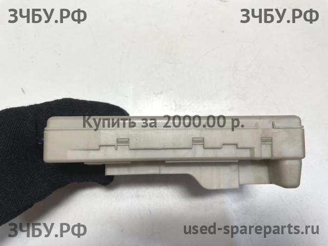Infiniti FX 35/50 [S51] QX70 Блок предохранителей (в моторный отсек)