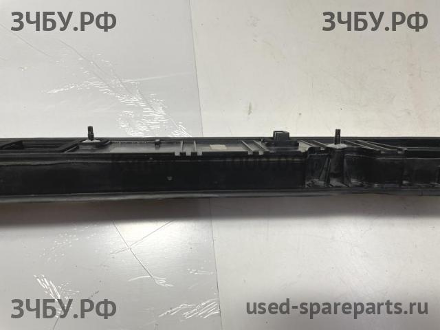 BMW 7-series F01/F02 Накладка на крышку багажника