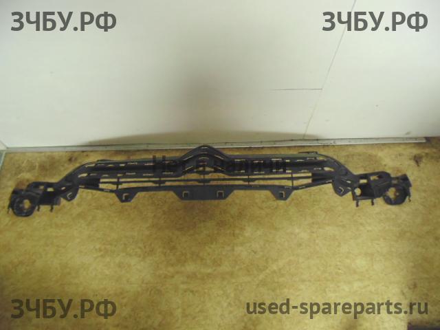 Citroen C4 (2) Решетка радиатора