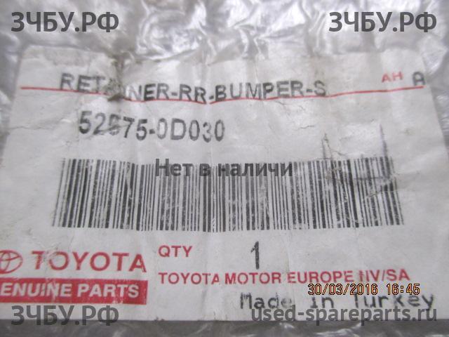 Toyota Yaris 2 Кронштейн бампера задний