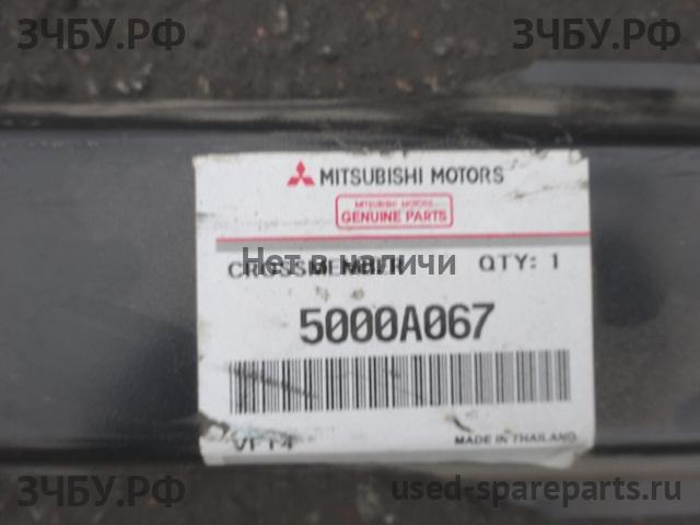 Mitsubishi L200 (4)[KB] Панель передняя (телевизор)