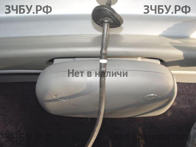 Hyundai Santa Fe 1 (SM) Петля двери багажника