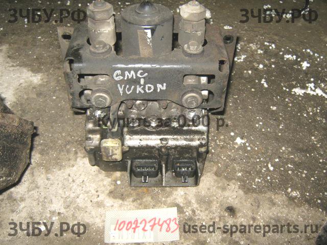 GMC Yukon (GMT400) Блок ABS (насос)