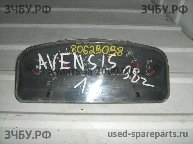 Toyota Avensis 1 Панель приборов