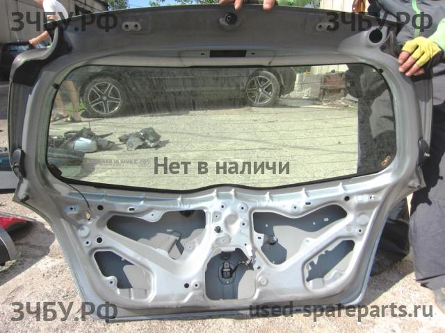 Toyota Yaris 2 Дверь багажника со стеклом
