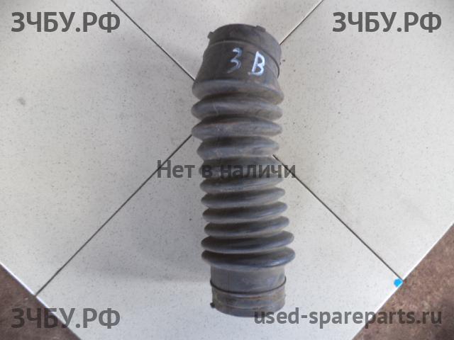 Toyota Dyna Патрубок воздушного фильтра