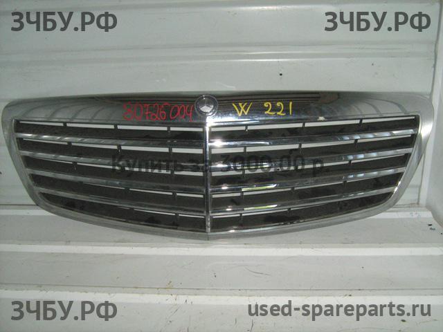Mercedes W221 S-klasse Решетка радиатора