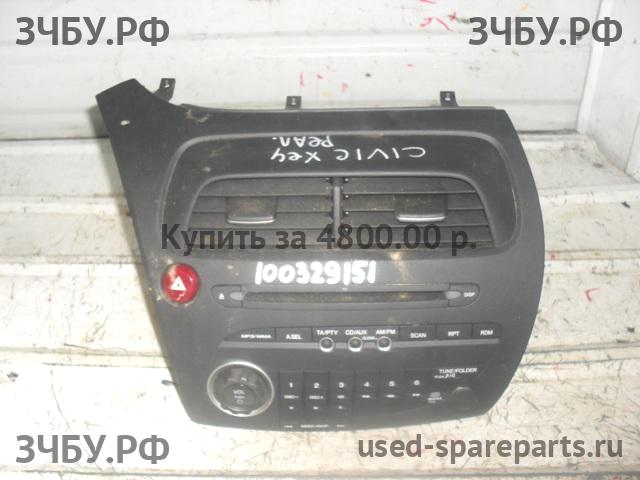 Honda Civic 8 (5D) Магнитола