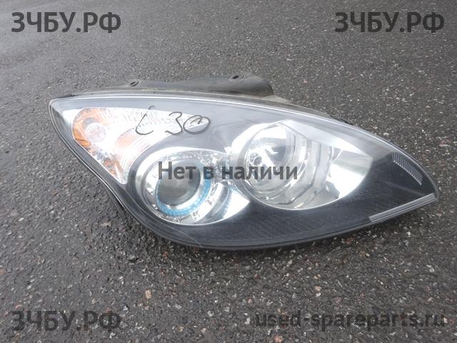 Hyundai i30 (1) [FD] Фара правая