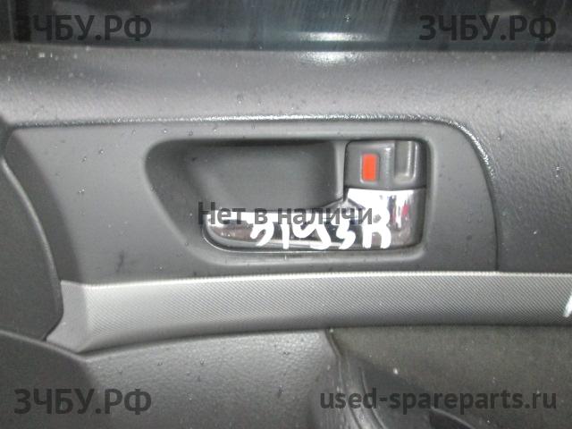 Toyota Avensis 2 Ручка двери внутренняя передняя правая