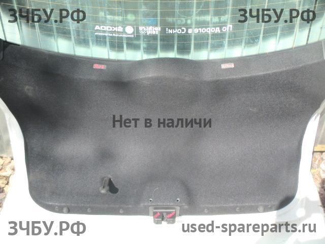 Skoda Octavia 3 (A7) Обшивка двери багажника