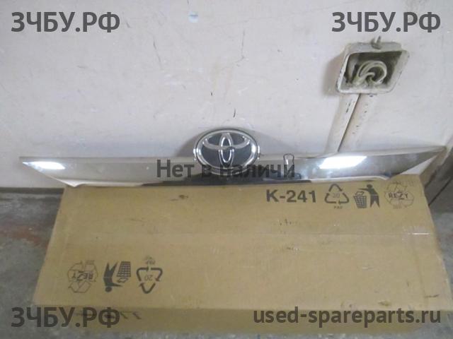 Toyota Camry 7 (V50) Накладка на крышку багажника