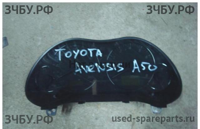 Toyota Avensis 2 Панель приборов