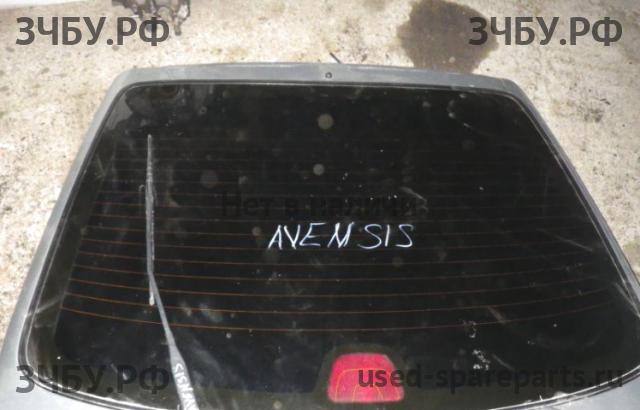 Toyota Avensis 1 Стекло заднее