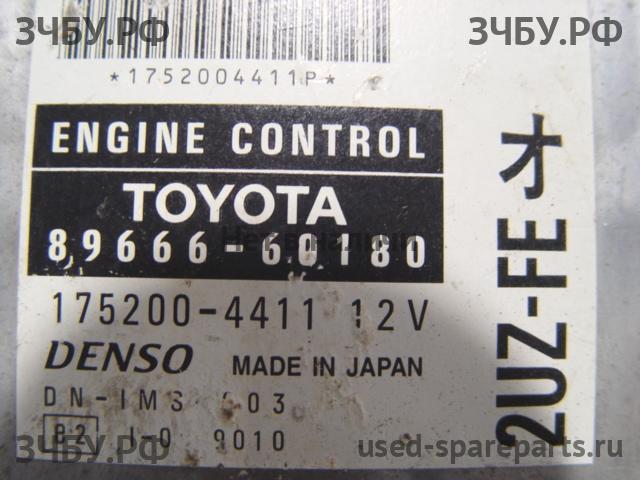 Toyota Land Cruiser 100 Блок управления двигателем