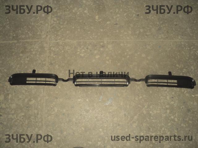 Toyota RAV 4 (3) Решетка в бампер