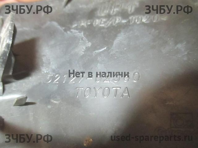 Toyota Corolla (E16 - E17) Заглушка в бампер