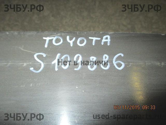 Toyota Corolla (E16 - E17) Усилитель бампера передний