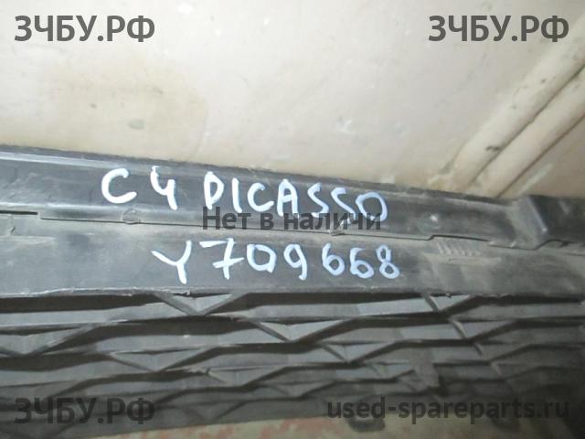 Citroen C4 Picasso (1) Решетка в бампер