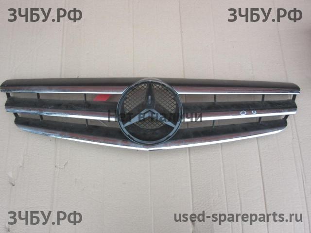 Mercedes CLC-klasse (CL203) Решетка радиатора