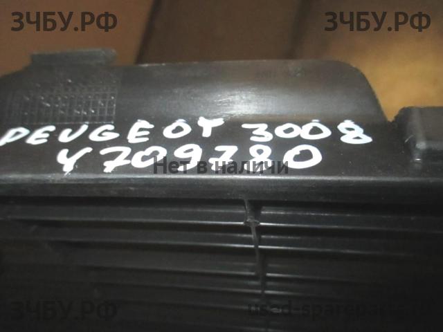 Peugeot 3008 (1) Решетка в бампер