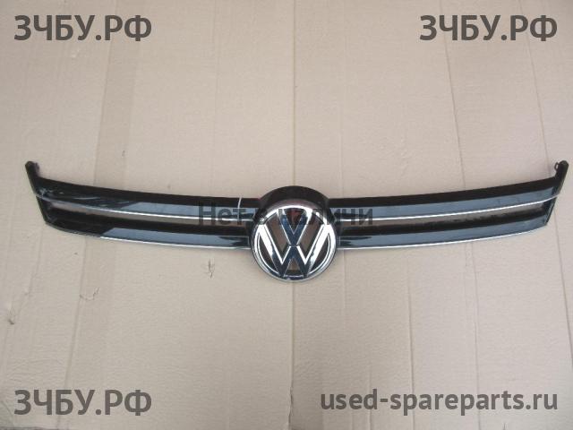 Volkswagen Golf 5 Plus Молдинг решетки радиатора