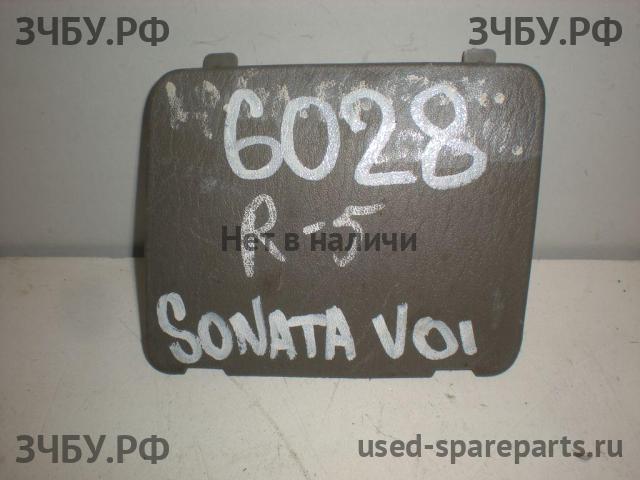 Hyundai Sonata 5 Крышка блока предохранителей