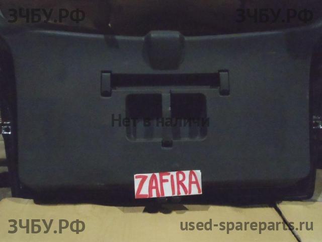 Opel Zafira B Обшивка двери багажника