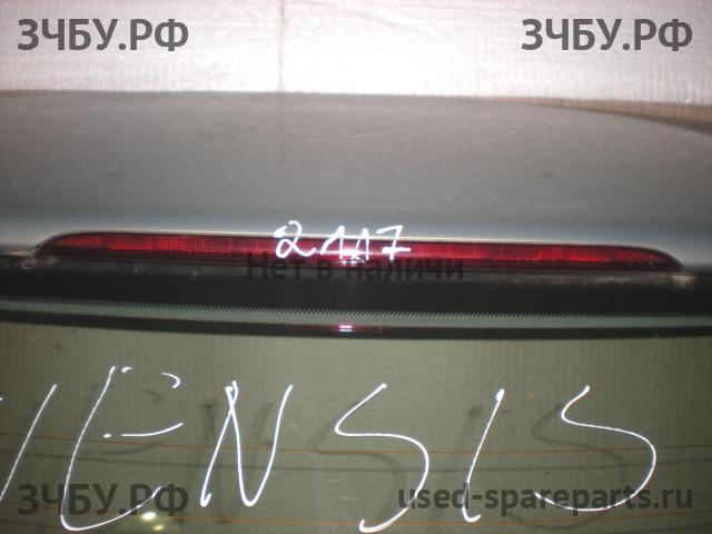 Toyota Avensis 2 Фонарь задний в бампер левый